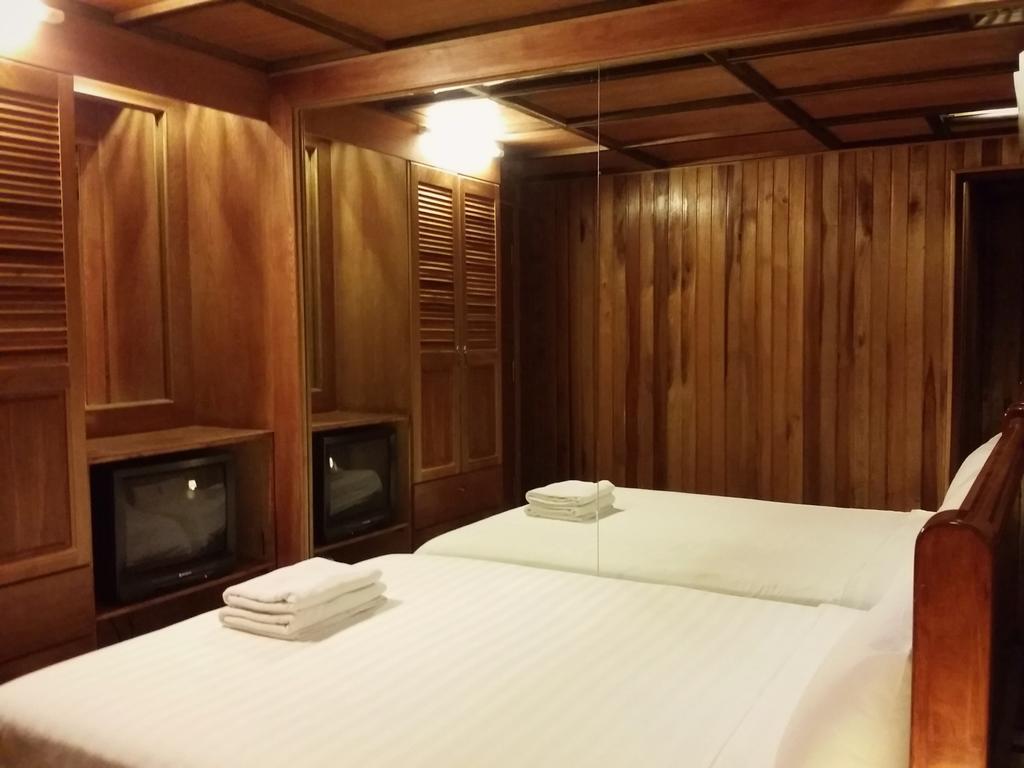 Rainforest Hostel
